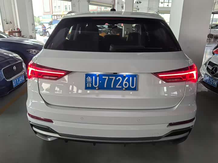 Фото 4 - Audi Q3