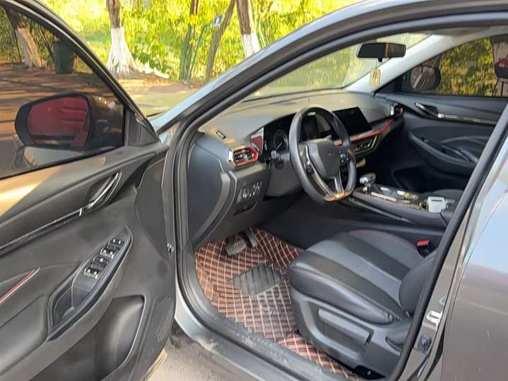 Фото 18 - Changan Oshan X5