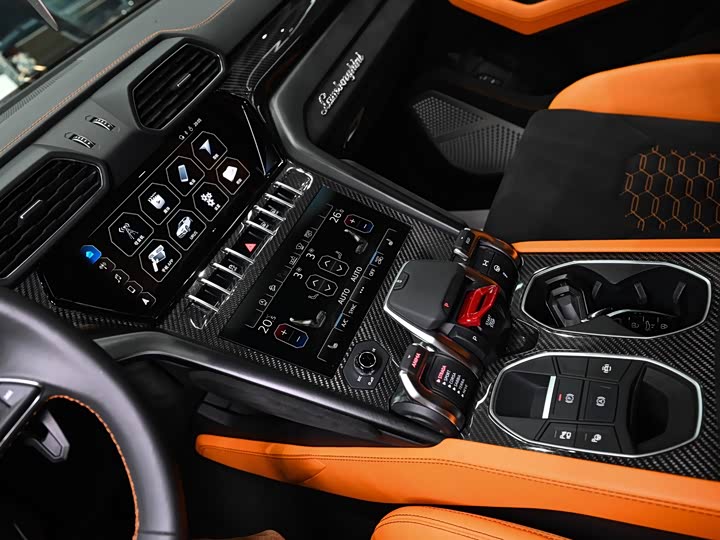 Фото 12 - Lamborghini Urus