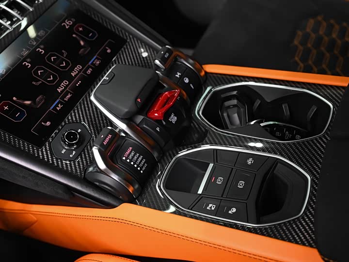 Фото 13 - Lamborghini Urus