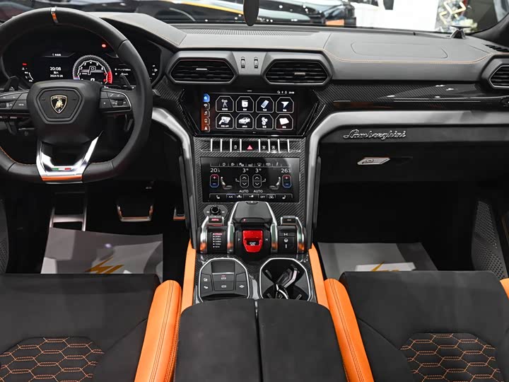 Фото 19 - Lamborghini Urus