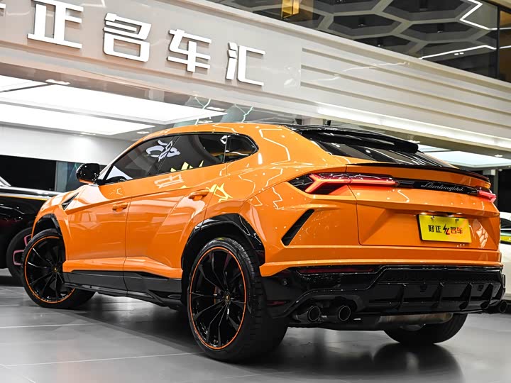 Фото 6 - Lamborghini Urus