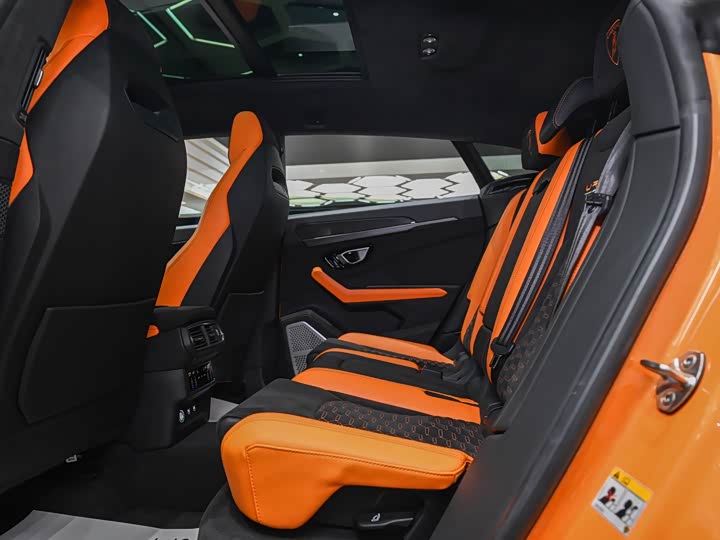 Фото 9 - Lamborghini Urus