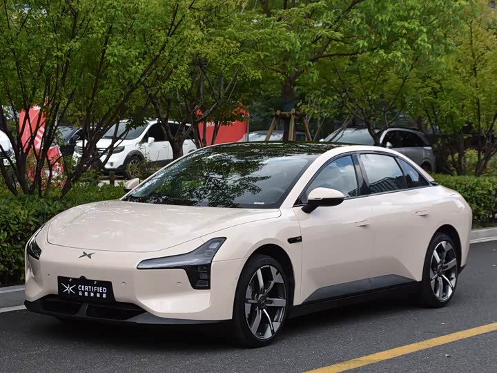 Фото 1 - XPeng Mona M03