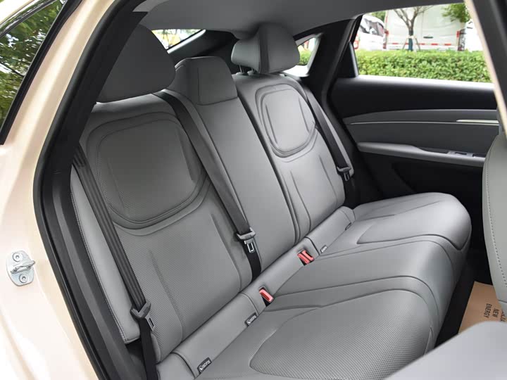 Фото 13 - XPeng Mona M03