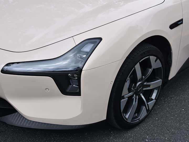 Фото 6 - XPeng Mona M03