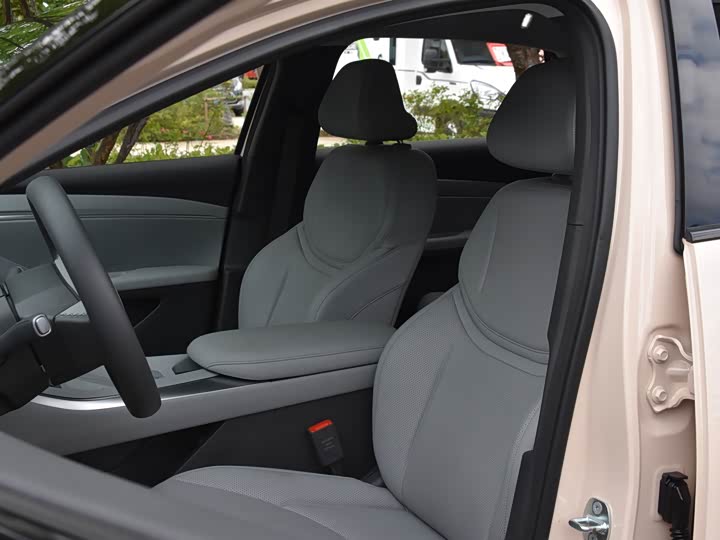 Фото 9 - XPeng Mona M03