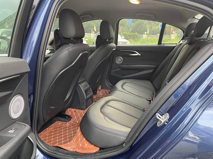 Фото 5 - BMW 1 Series