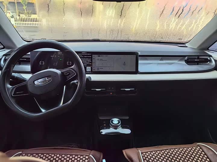 Фото 15 - Geely Geometry E Firefly