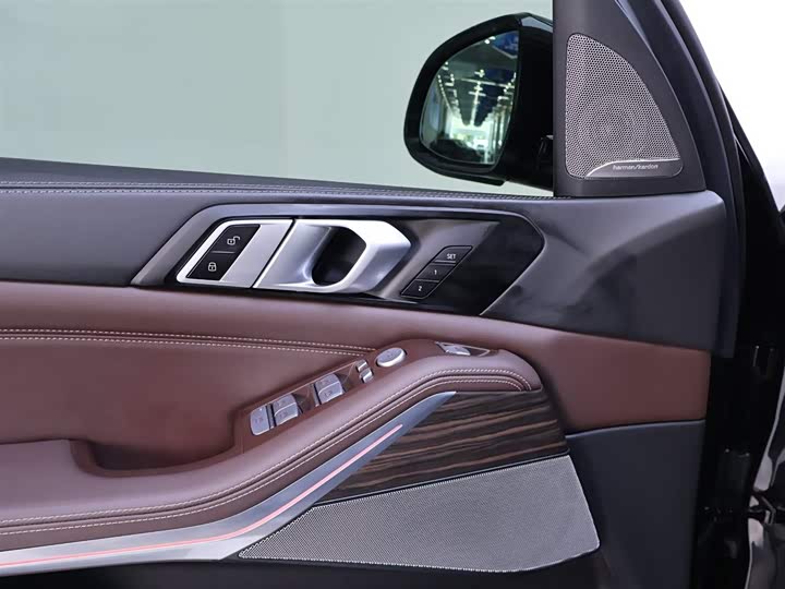 Фото 18 - BMW X5