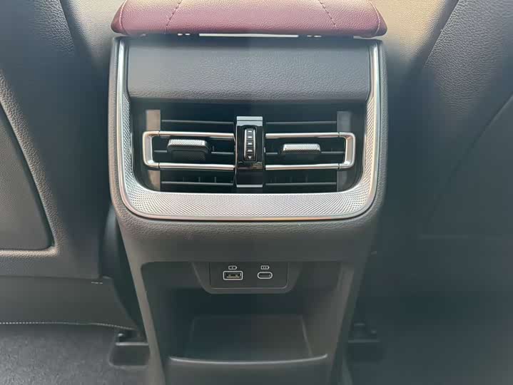 Фото 6 - Hongqi H5