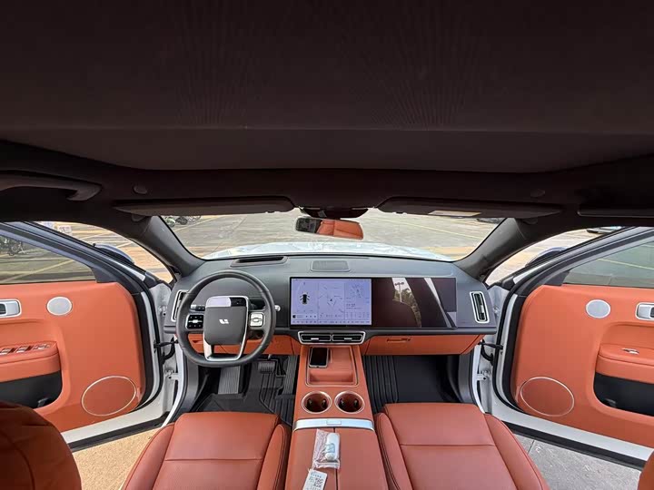 Фото 12 - LiXiang L7