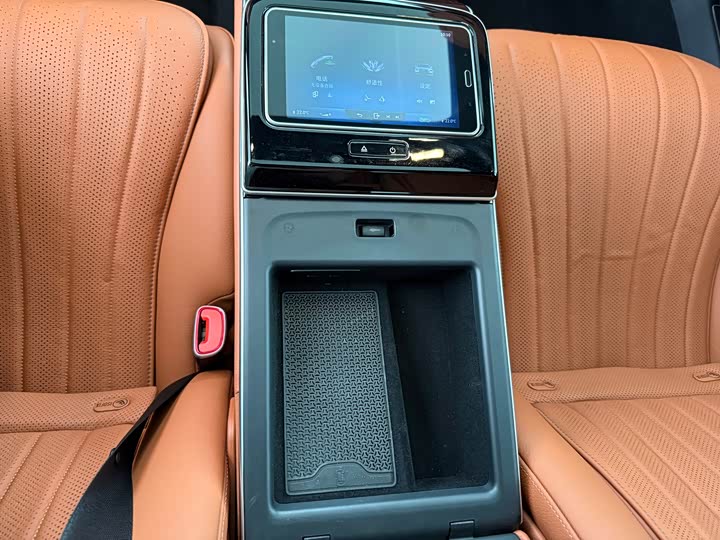 Фото 13 - Mercedes-Benz S-Class