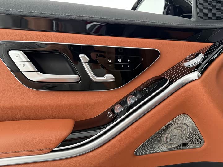 Фото 9 - Mercedes-Benz S-Class