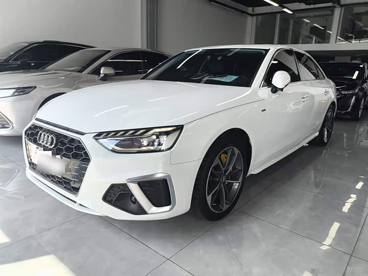 Фото 1 - Audi A4L