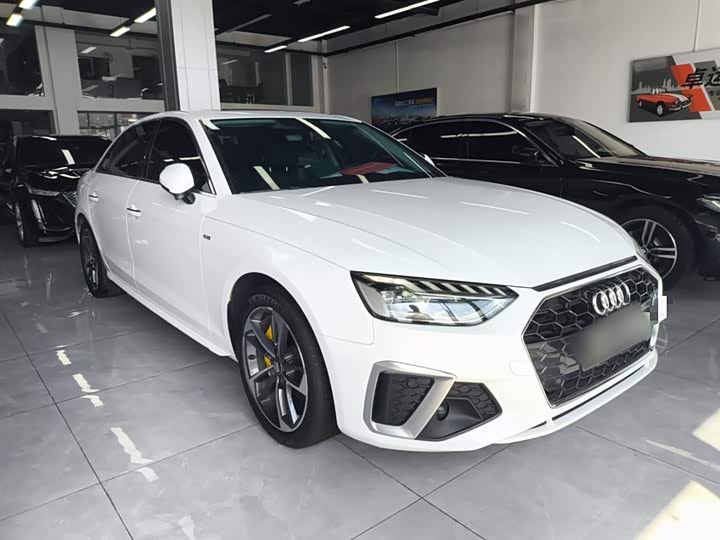 Фото 4 - Audi A4L