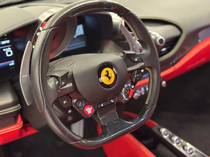 Фото 7 - Ferrari F8