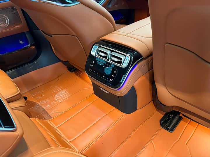 Фото 11 - Mercedes-Benz S-Class