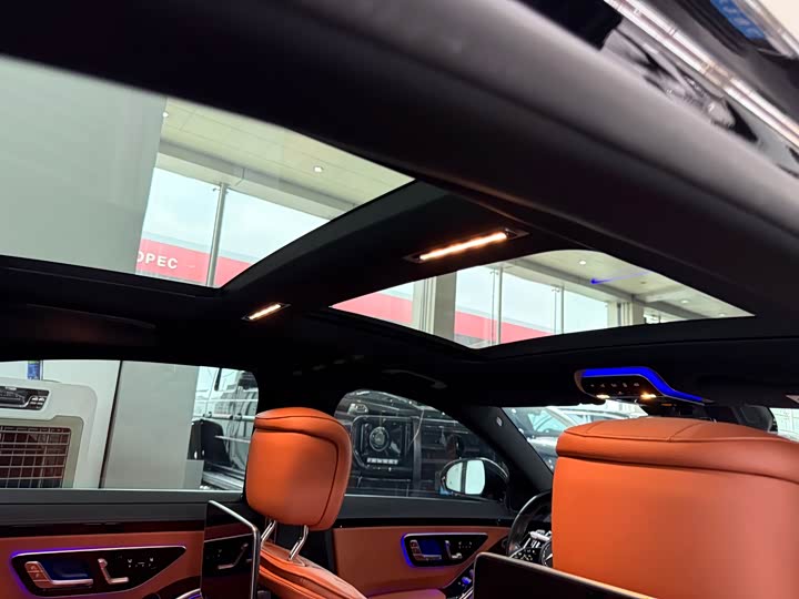 Фото 13 - Mercedes-Benz S-Class