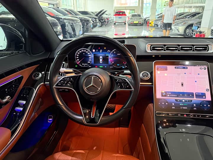 Фото 15 - Mercedes-Benz S-Class