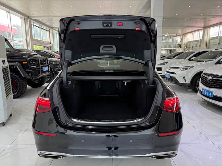 Фото 22 - Mercedes-Benz S-Class