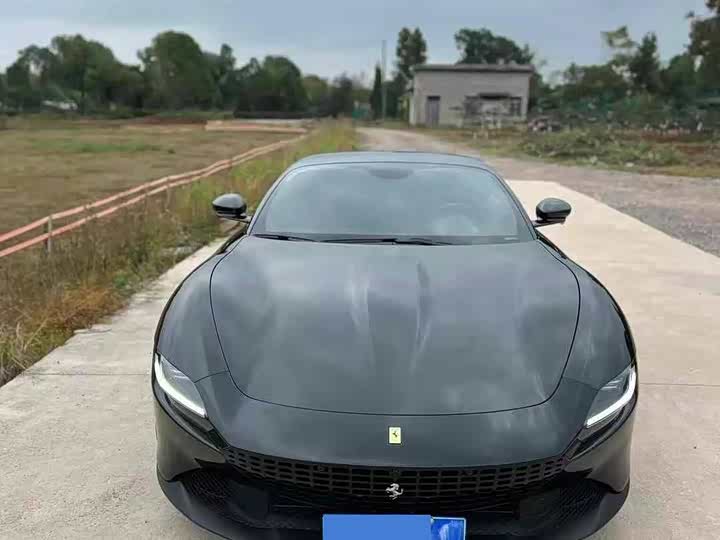 Фото 2 - Ferrari Roma