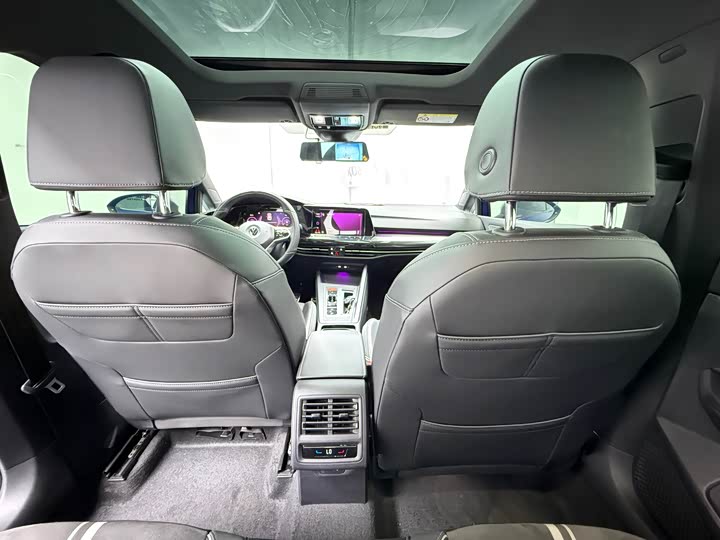 Фото 15 - Volkswagen Golf