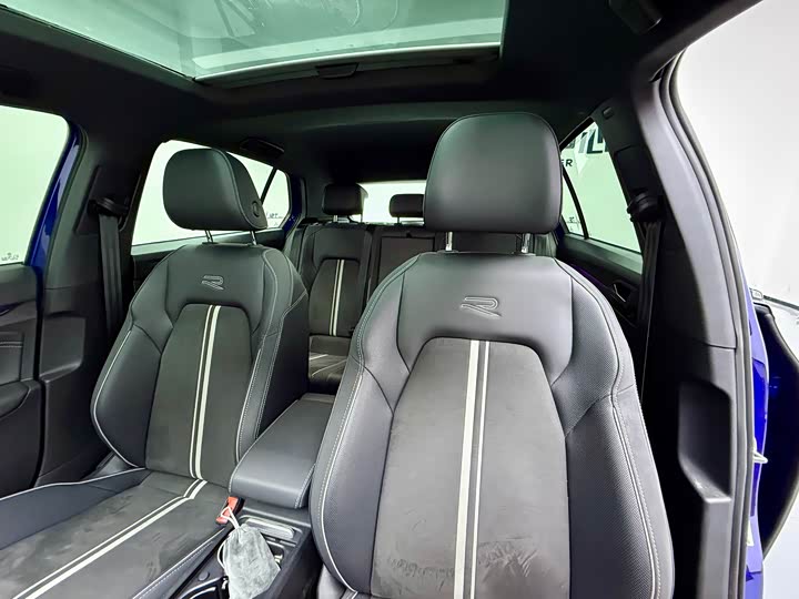 Фото 16 - Volkswagen Golf