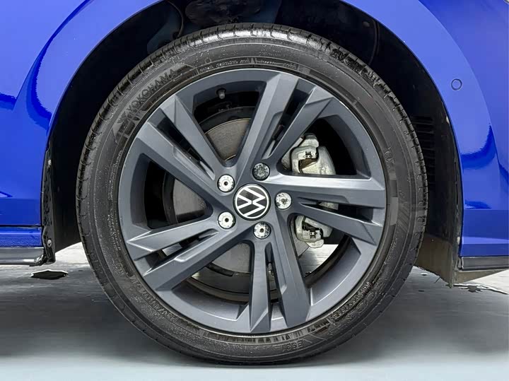 Фото 21 - Volkswagen Golf