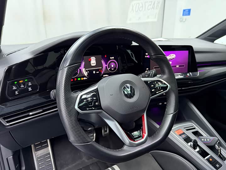 Фото 7 - Volkswagen Golf