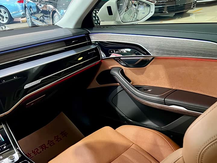 Фото 13 - Audi A8