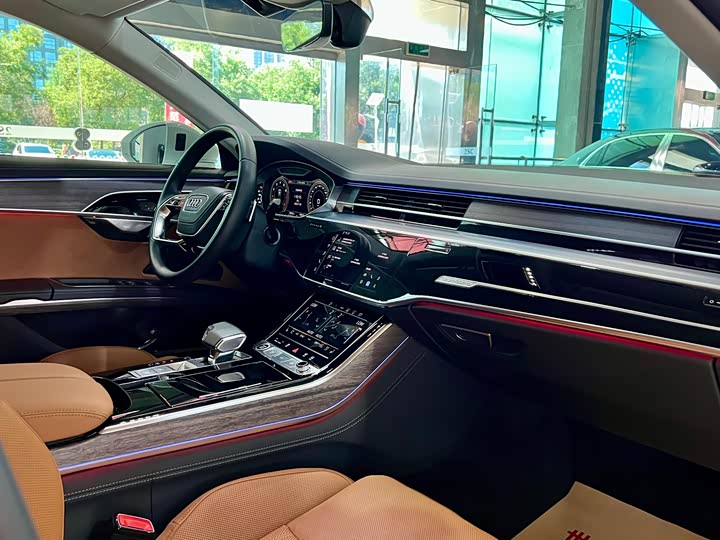 Фото 17 - Audi A8