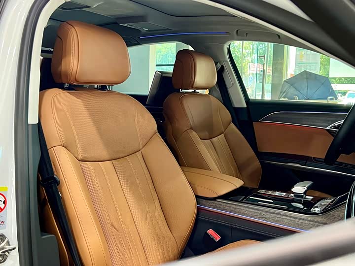 Фото 20 - Audi A8