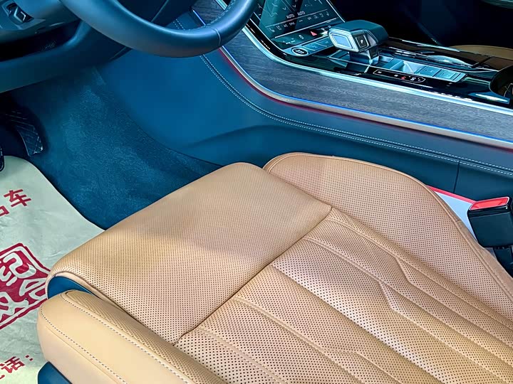 Фото 6 - Audi A8