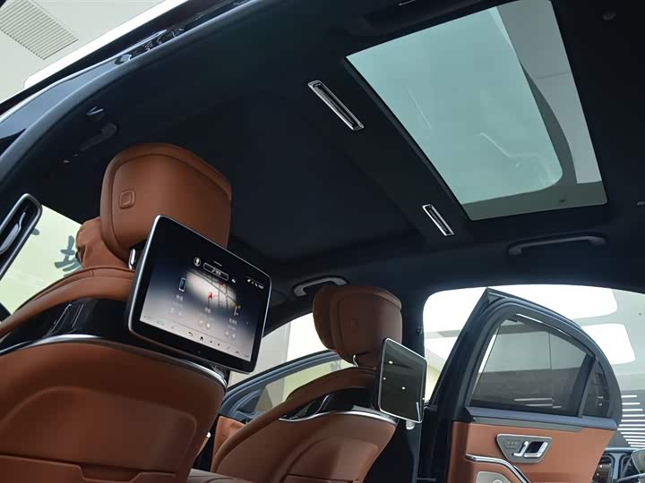 Фото 10 - Mercedes-Benz S-Class