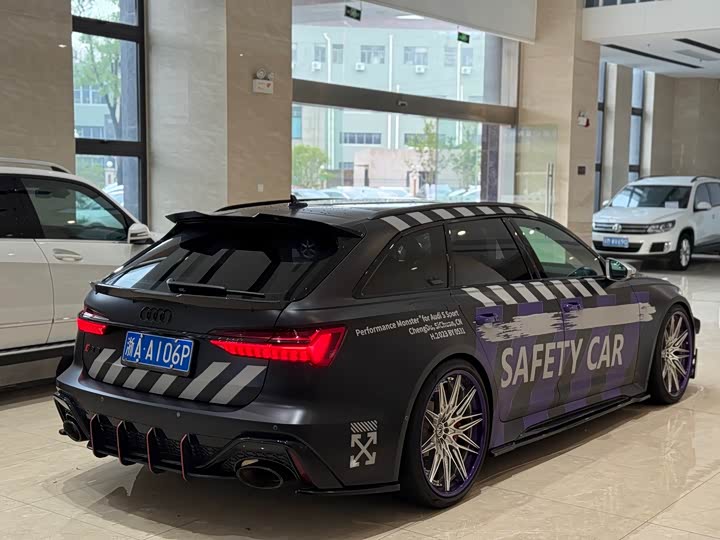 Фото 19 - Audi RS 6