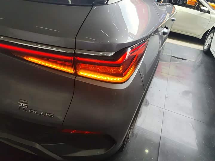 Фото 8 - BYD Yuan Plus