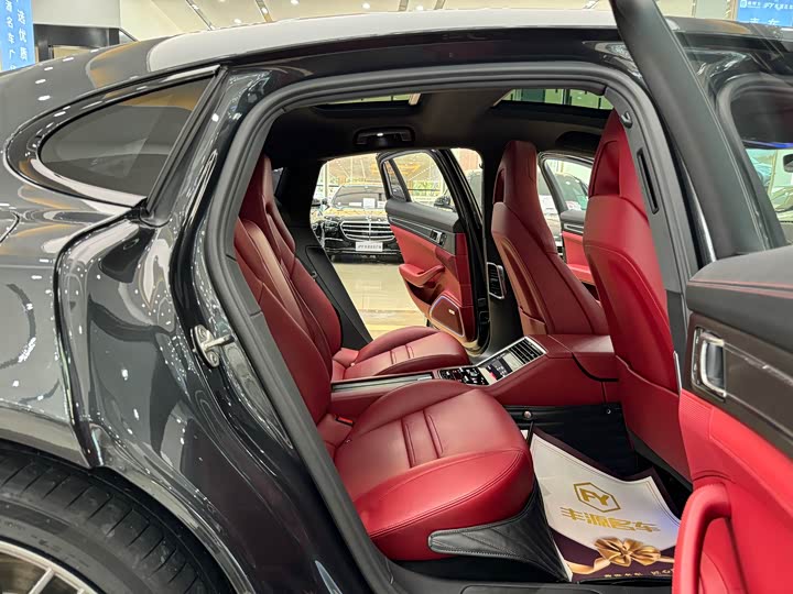 Фото 10 - Porsche Panamera