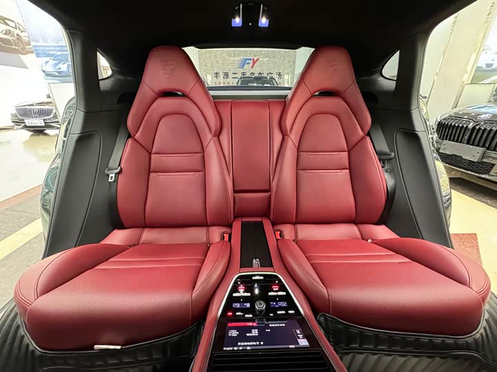 Фото 12 - Porsche Panamera