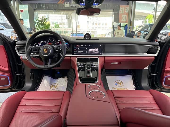 Фото 13 - Porsche Panamera