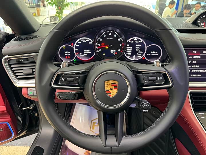 Фото 18 - Porsche Panamera