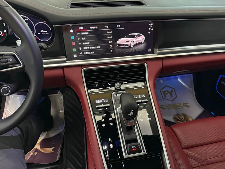 Фото 21 - Porsche Panamera