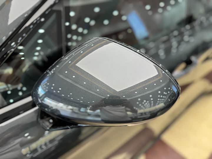 Фото 25 - Porsche Panamera