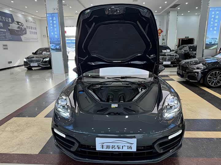 Фото 26 - Porsche Panamera