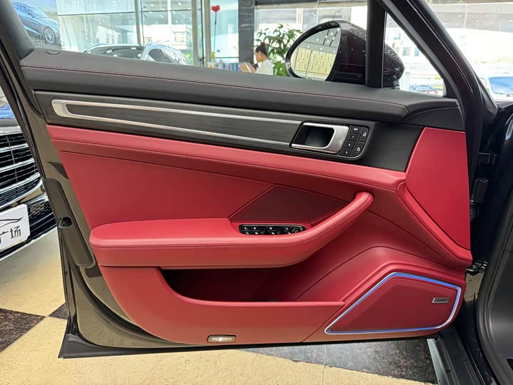 Фото 5 - Porsche Panamera