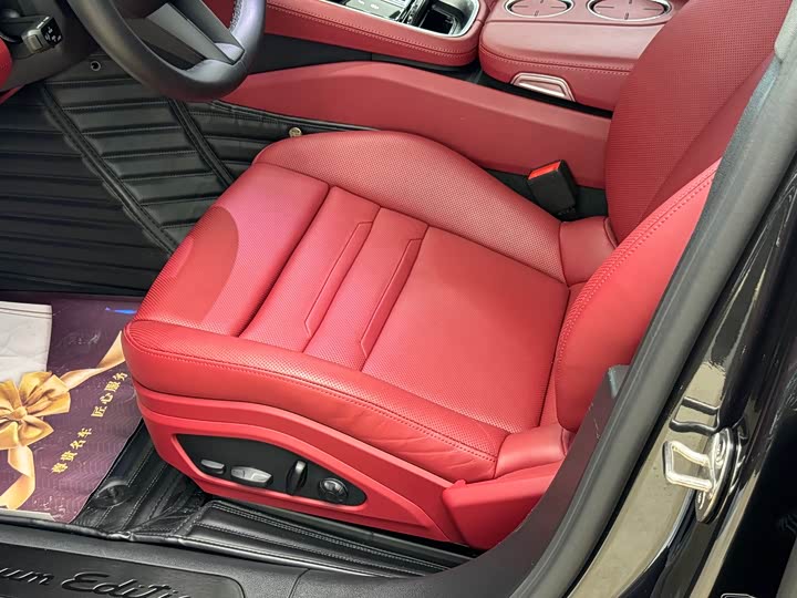 Фото 7 - Porsche Panamera