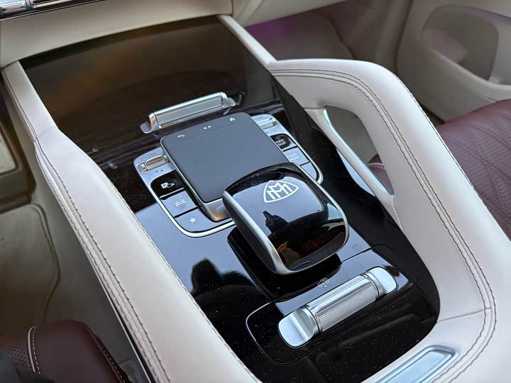 Фото 13 - Mercedes-Benz Maybach GLS