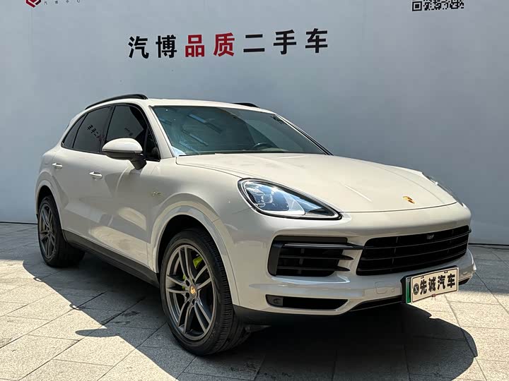 Фото 2 - Porsche Cayenne Hybrid