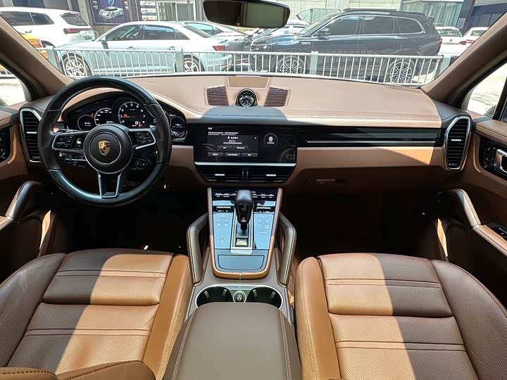 Фото 8 - Porsche Cayenne Hybrid