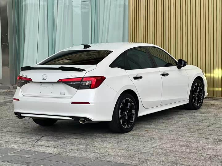 Фото 8 - Honda Civic